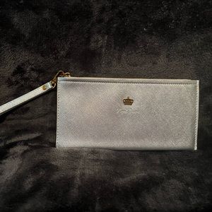 Disney England Wristlet - Silver